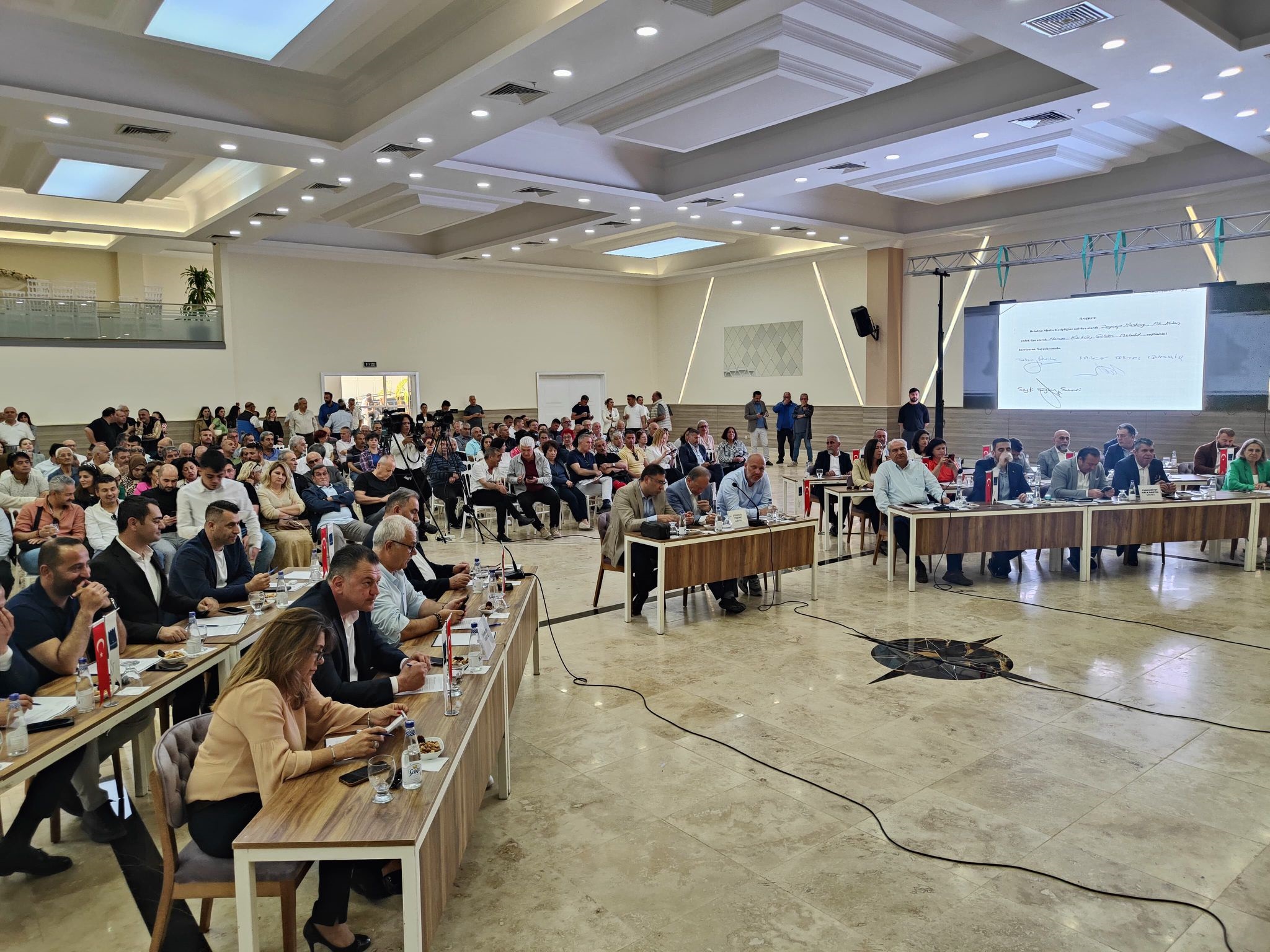 Seçmene darbe girişimi  Günel’in elinde patladı!