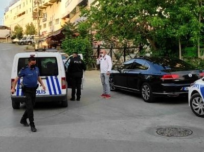 Aksiyon filmi gibi! Çakarlının  biri kaçtı, diğerleri kovaladı…