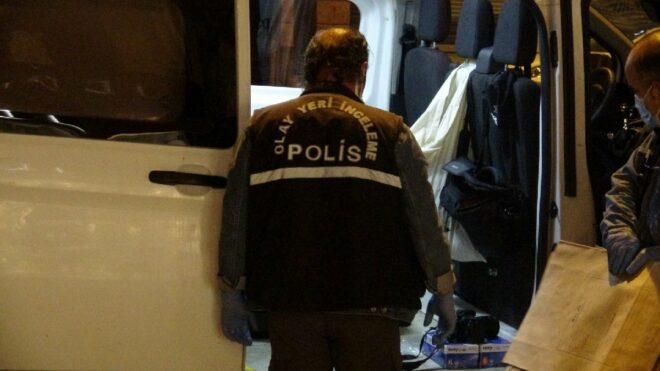 Arkadaş eğlencesinde bıçaklar konuştu: 1 ölü