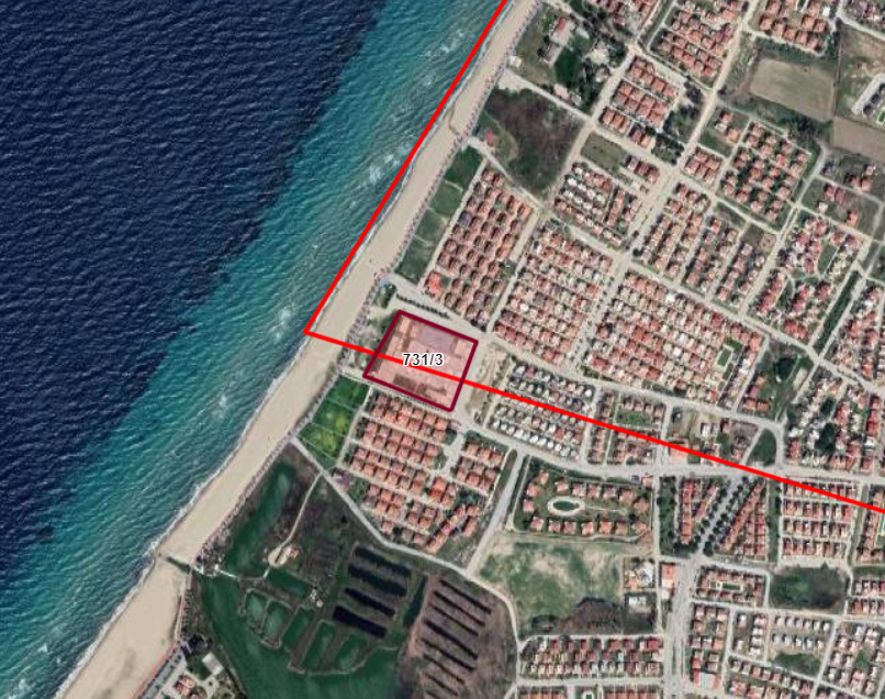 Kuşadası’nın sahilinin ünlü Atakent Pazarı, özelleştirmeden satışa çıktı