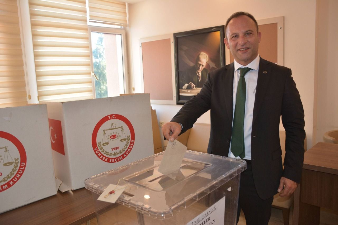Aydın Barosu’nda Başkan Bozkurt güven tazeledi