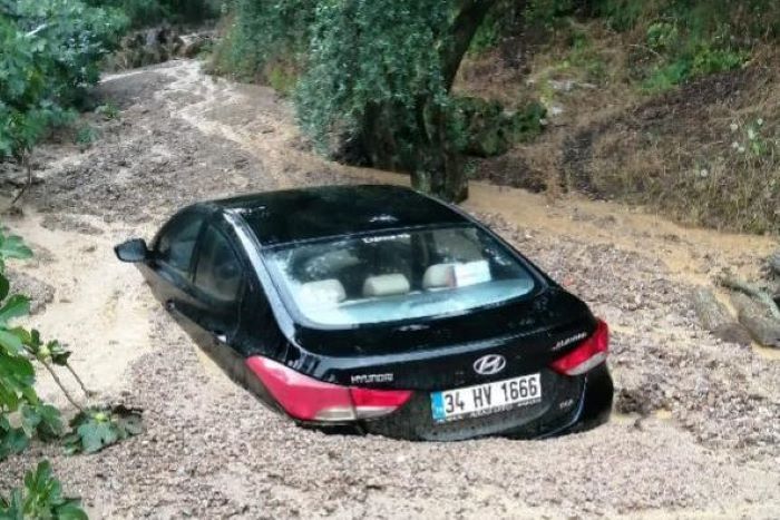 Yaz yağmuru afet getirdi