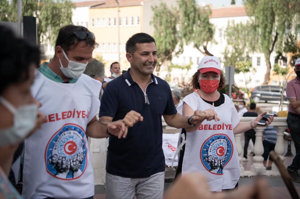 Davullu-zurnalı anlaşmaya tepki: Şovu bırakın işçiye maaş ödeyin!