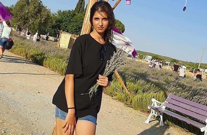 Liseli Yağmur Ada’da mı, İzmir’de mi?
