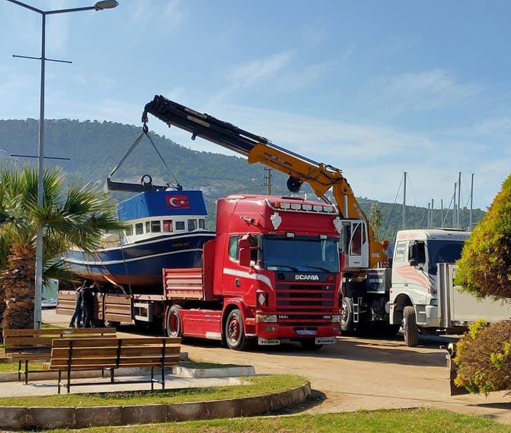 Tehlike kapıya dayandı ama Kuşadası hala ayakta uyuyor