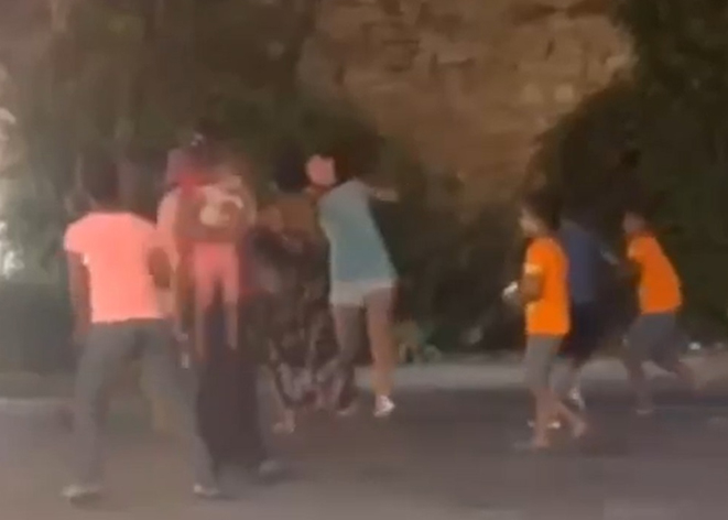 Turistik çarşıda dilenci terörü: Para vermeyen turiste dayak!