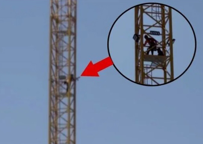 Gökyüzünde ekmek parası eylemi!