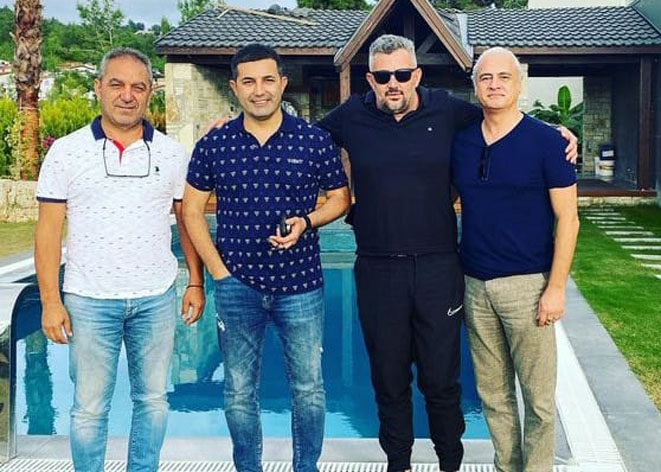 Böylesi ne görüldü, ne duyuldu; Başkan’ın adamı sokağa çöktü!