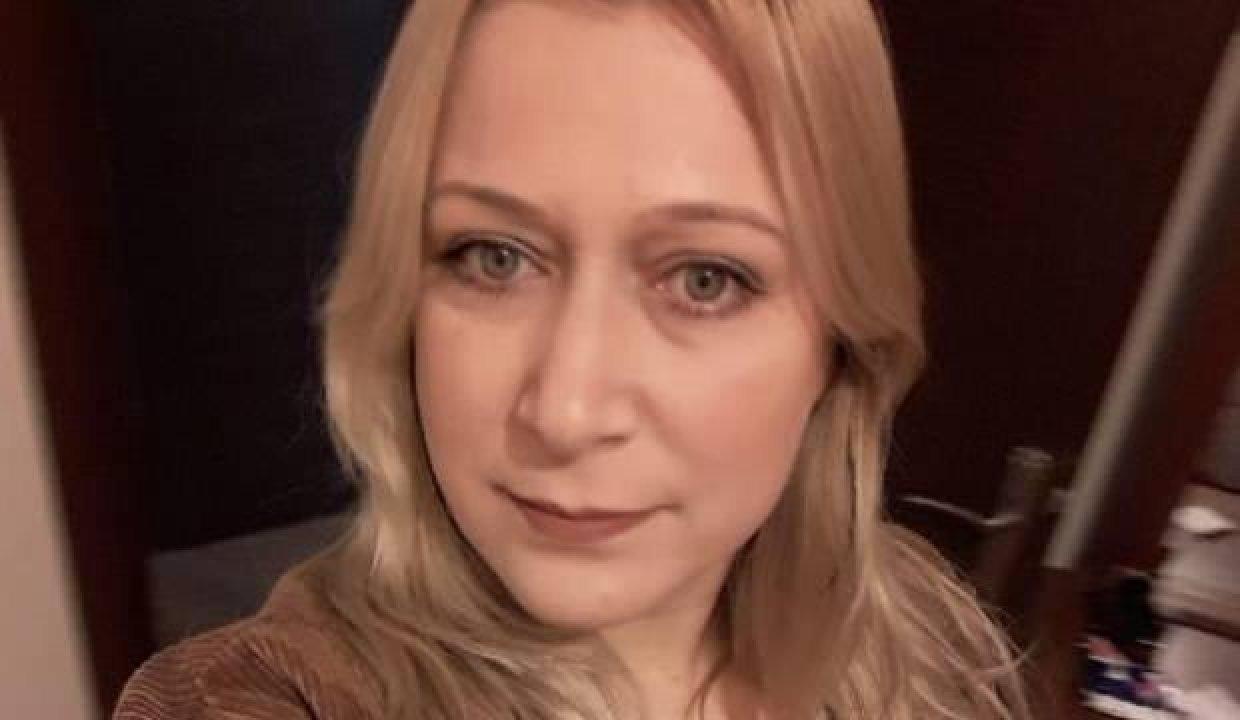 Servis hostesinin feci sonu! Araçtan düşerek can verdi…