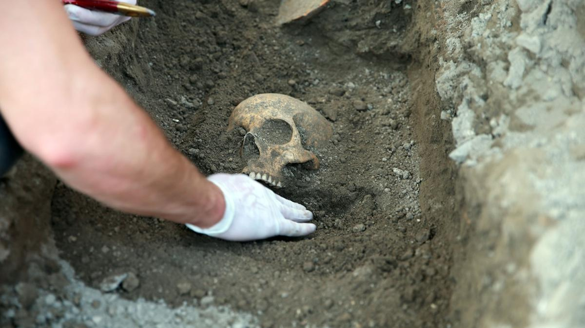 Tarihi kalede 5 iskelet bulundu