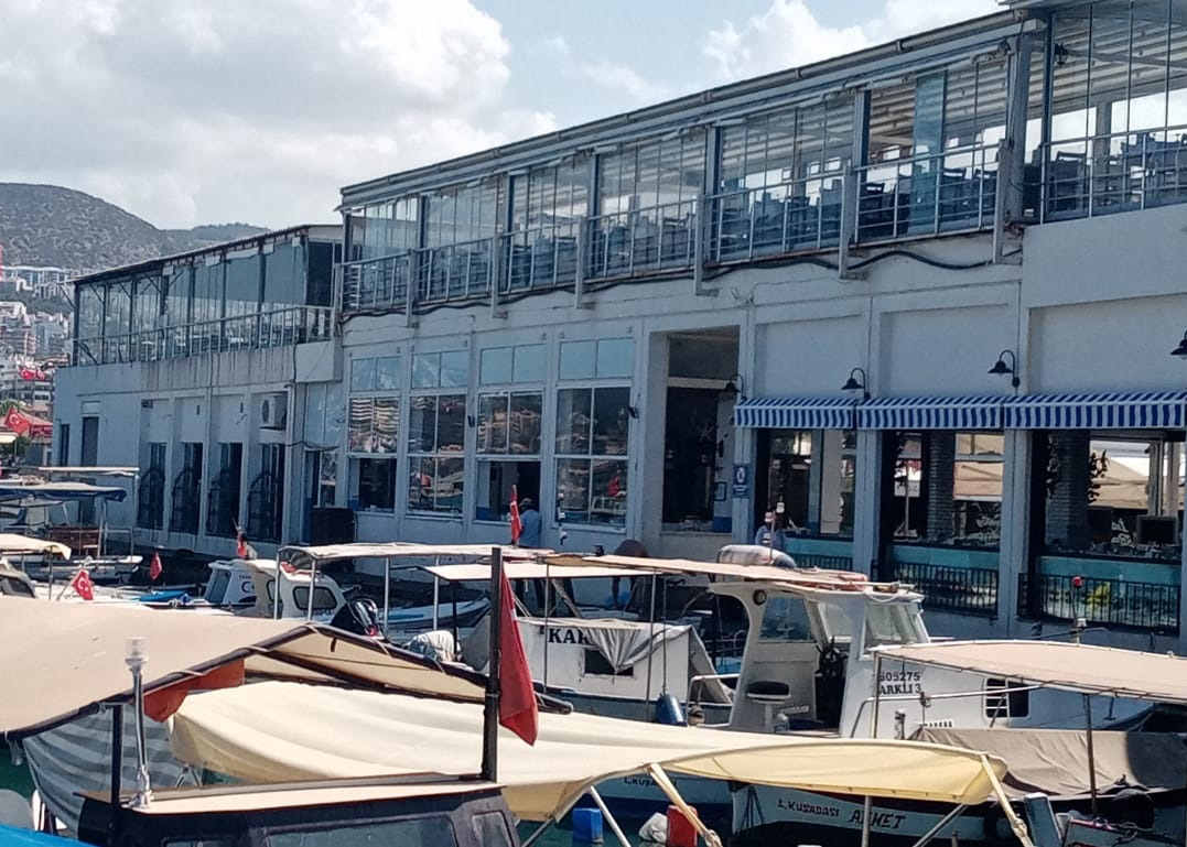 Balıkçılar Meydanı elden gidiyor!