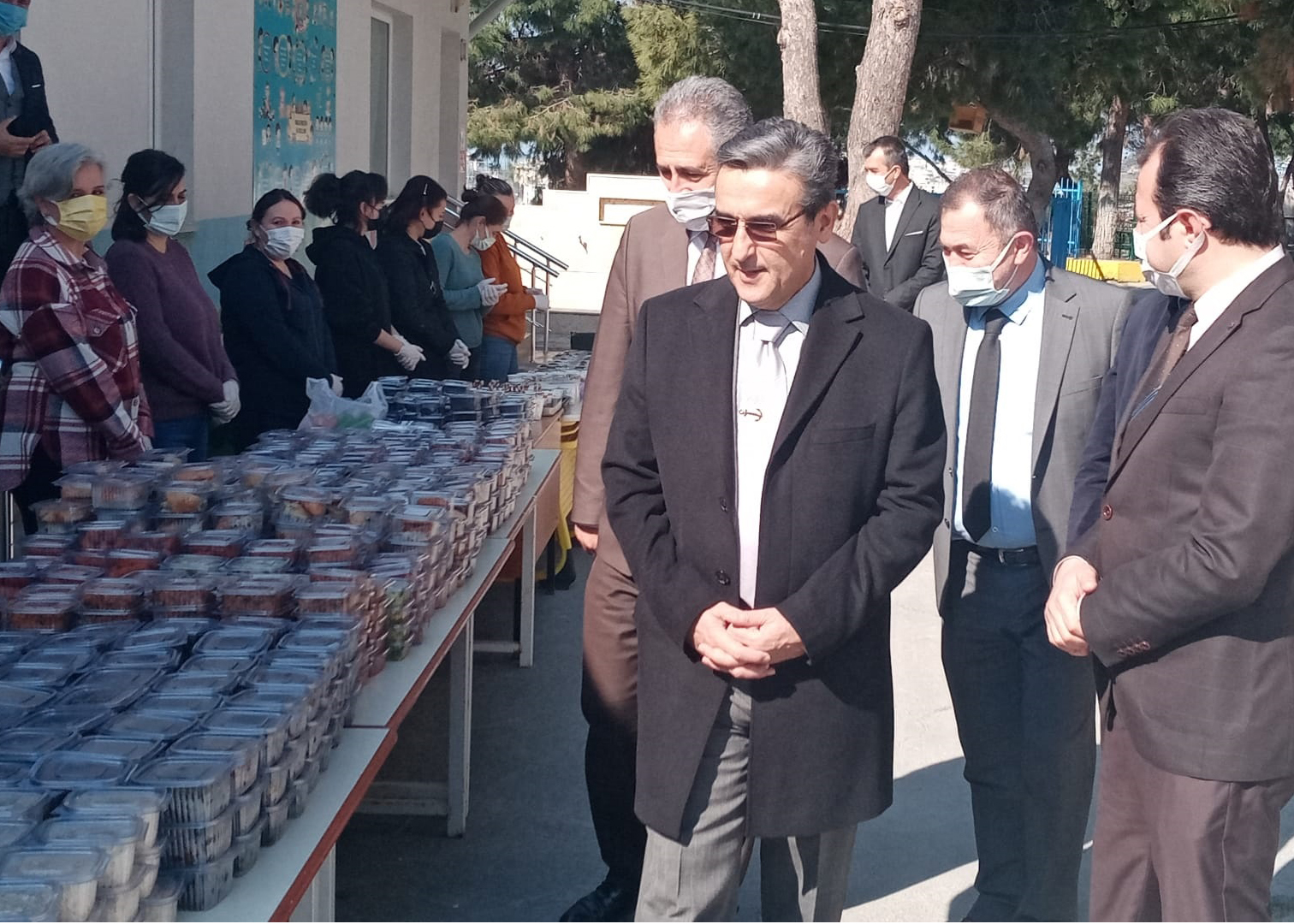 Velilerden öğrencileri sevindiren dayanışma