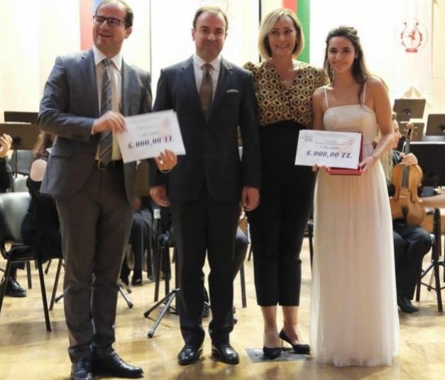 Kuşadalı sanatçıdan yeni başarı