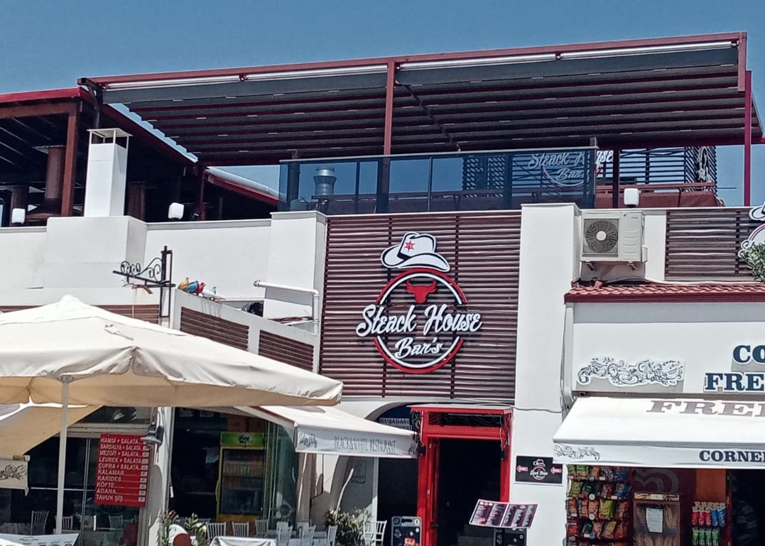 Kuşadası Belediyesi’nde “Pusula” yandaşları gösteriyor!