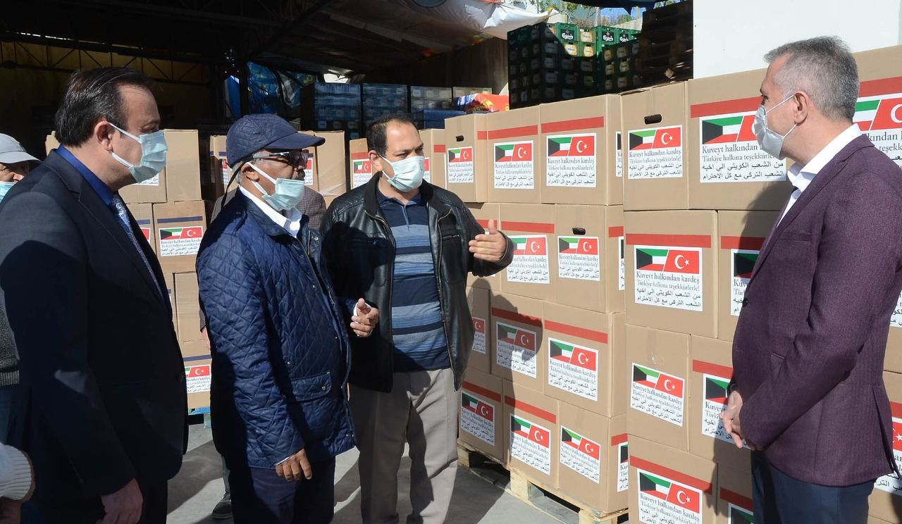Kuveytlilerden 700 aileye erzak yardımı