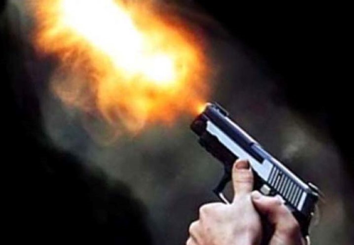 Bayram kutlarken imamı öldürdüler