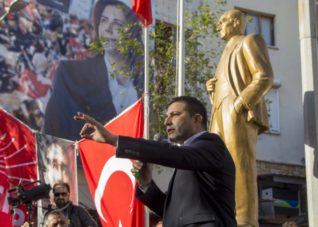 Kuşadası’ndaki kuşkulu ihale Çerçioğlu’na desteği eritiyor!