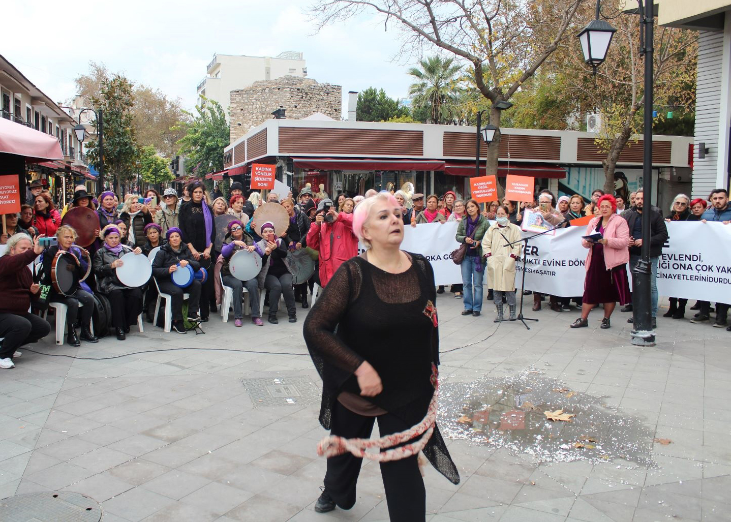 ''Şiddet''e karşı tek yürek!