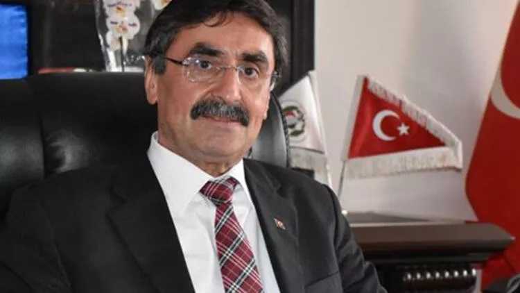 Aydınlı başkan helallik  isteyip koltuğunu bıraktı