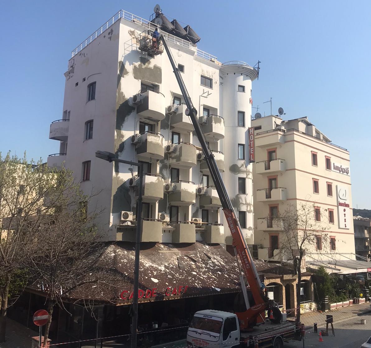 Yüzlerce hasarlı bina, “göz testi” ile sağlam raporu aldı