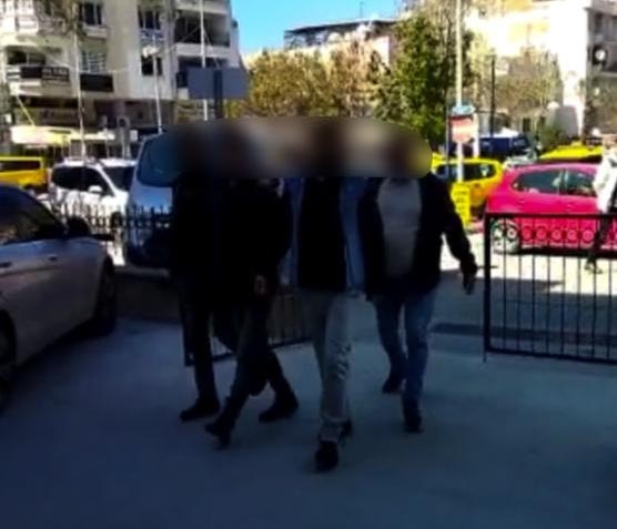 Trafikte öfke nöbeti; Biri  hapiste, biri hastanede!