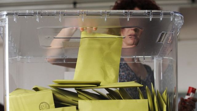 Kuşadası siyasetinde dengeler alt-üst! 