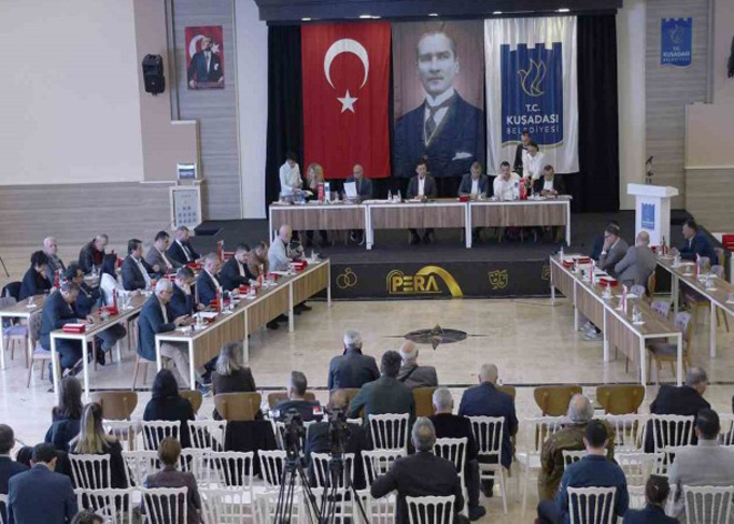 İstenmeyen başkandan son kazık!