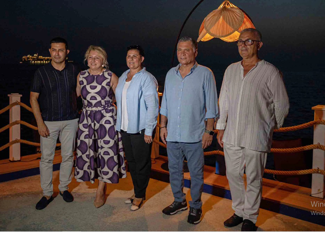 Kuşadası’nda siyaset ayağa düştü!