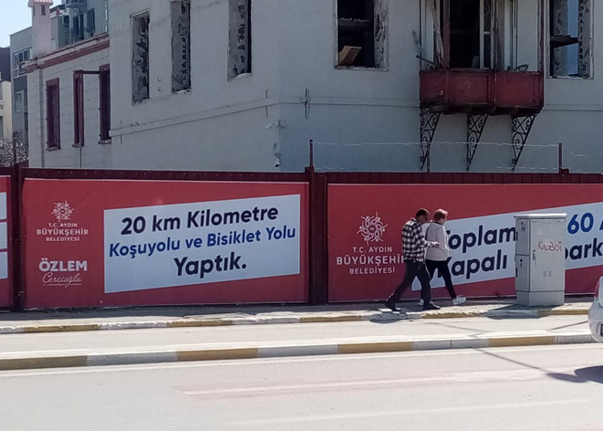 Kuşadası’nda karanlık kampanya!