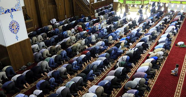 Diyanet’ten Teravih namazı için yeni karar