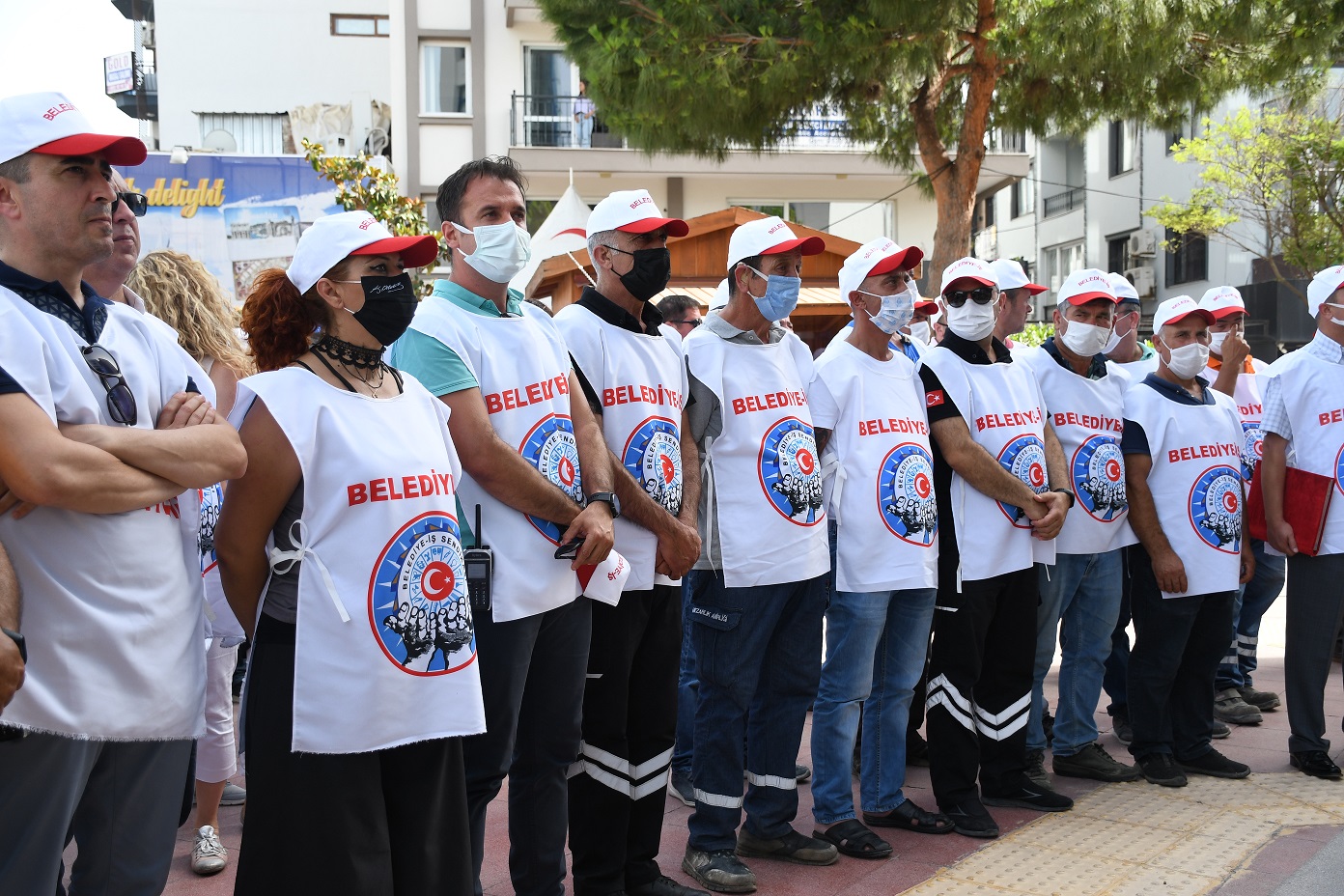 Kuşadası Belediyesi, işçilerini bayramda ‘5 parasız’ bıraktı!