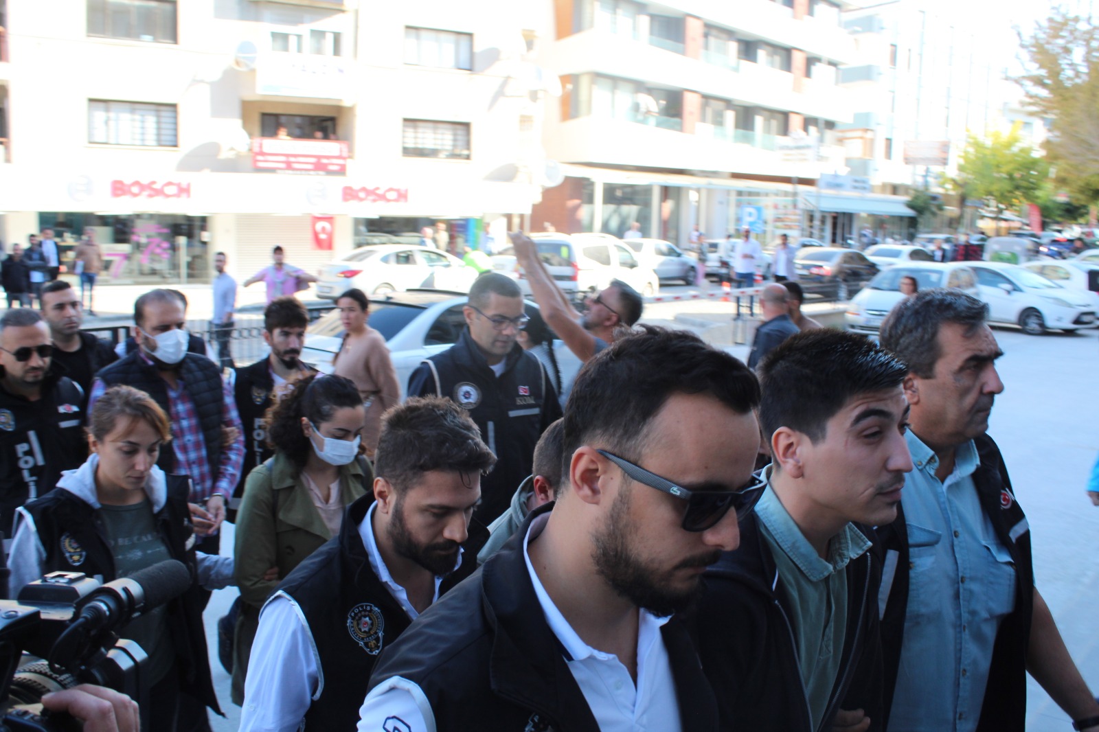 Kuşadası'nın mıcır ihalesinde 6 tutuklama!