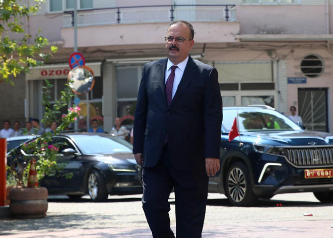 Kuşadası Belediyesi’ne gözaltı!