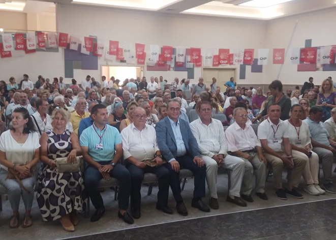 Kuşadası’nda “kongre tiyatrosu!”