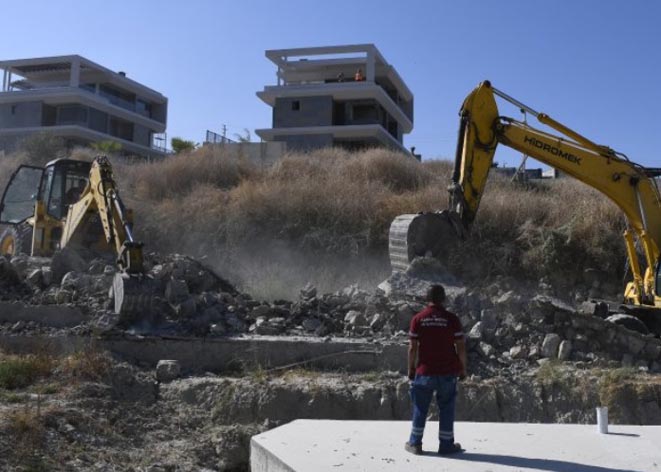 Kuşadası’nda intikam yıkımı!