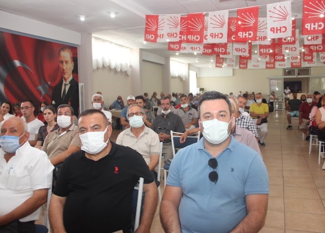 Seçilmiş meclis üyeleri firarda  atanmış memurlar baş köşede!